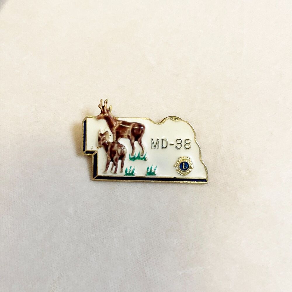 Vintage 1984 North Dakota State Pin MD-38 Deer Elk Lions Club Balfour